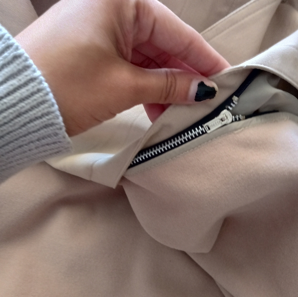 London Fog Women's Limited Edition Long Trench Coat Vintage Tan Size Medium - Picture 7 of 9